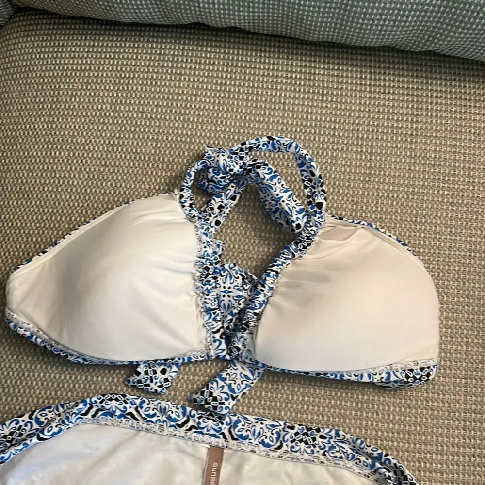 Sunseeker  2 piece Bathing-suit - M - Great Used Condition 🌻🌻